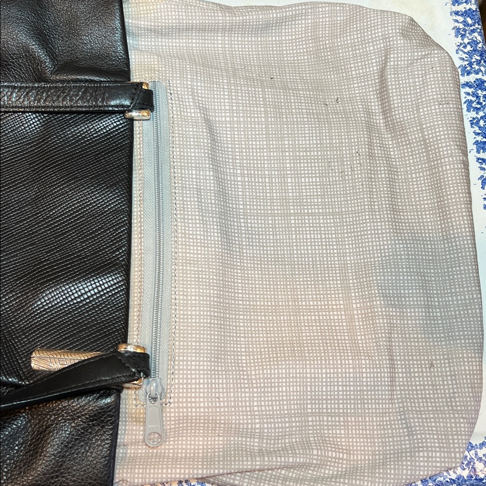 Brighton black pebble leather with cross grain front panel shoulder bag - Picture 15 of 17